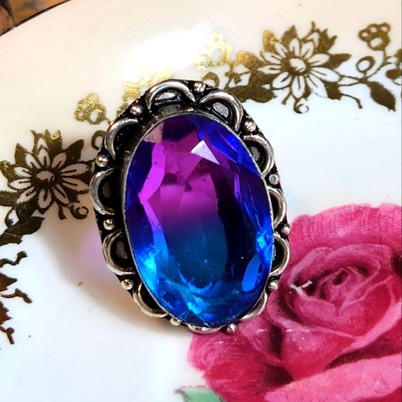 Sz-8 3/4, Handcrafted, Blue And Pink, Oval- Shaped, Faceted Bi-Colored Ring. - Picture 4 of 6